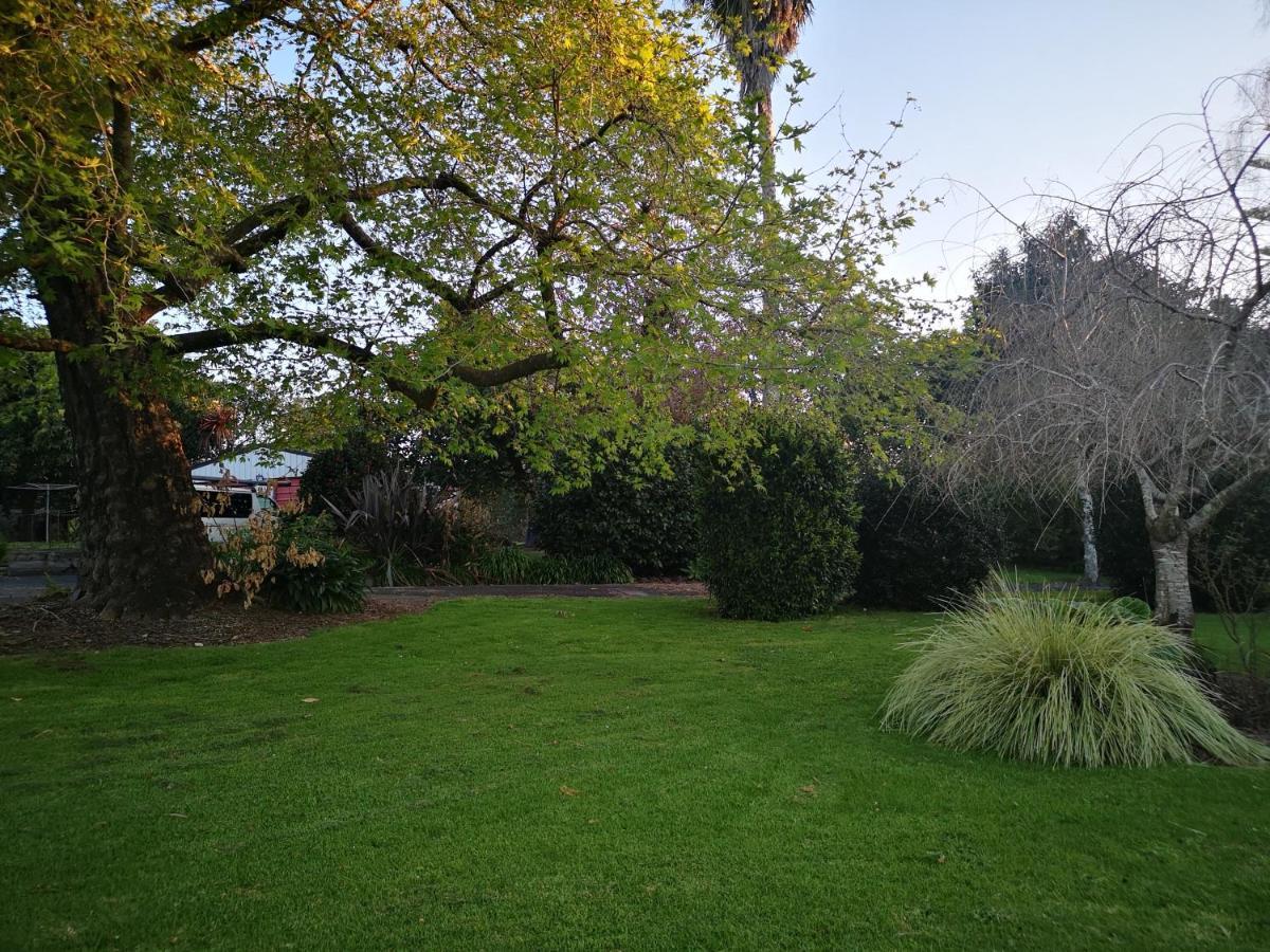 River Side Lodge Whakamarama Extérieur photo